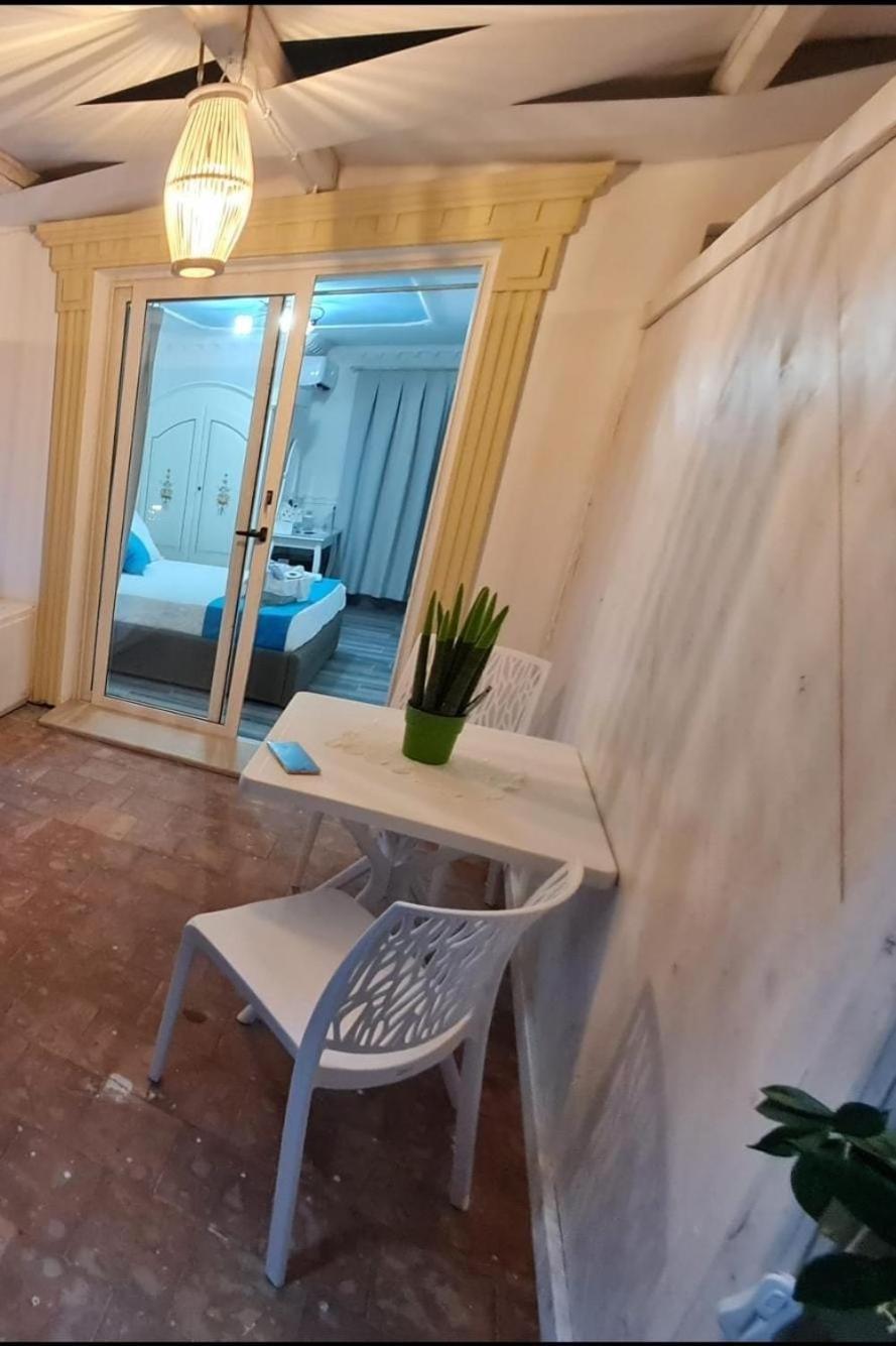 Luxury B&B Suite Jacuzzi Villa Filomena マリーナ・ディ・カメロータ エクステリア 写真